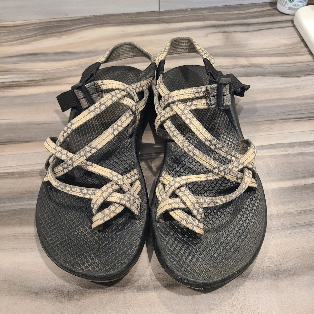 SIZE 9 CHACO